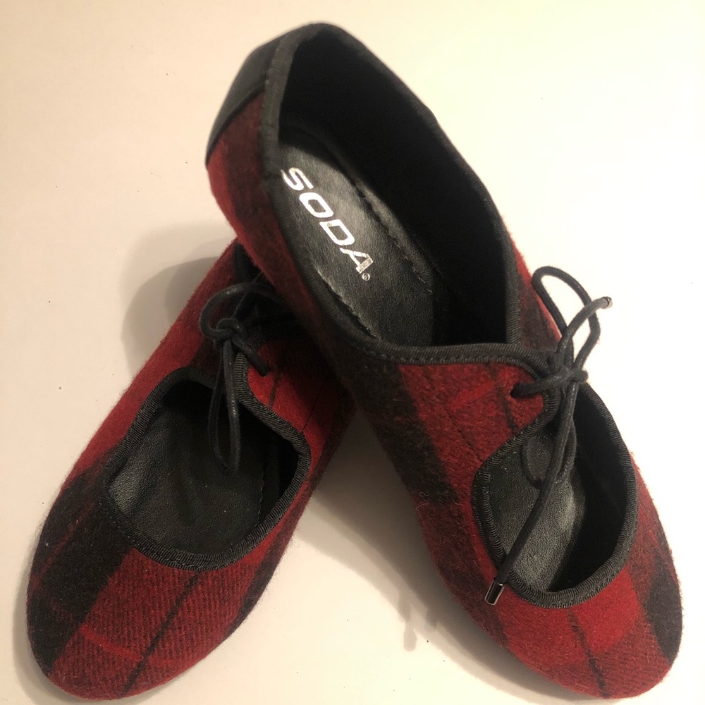 Tartan plaid red and black ballet flats